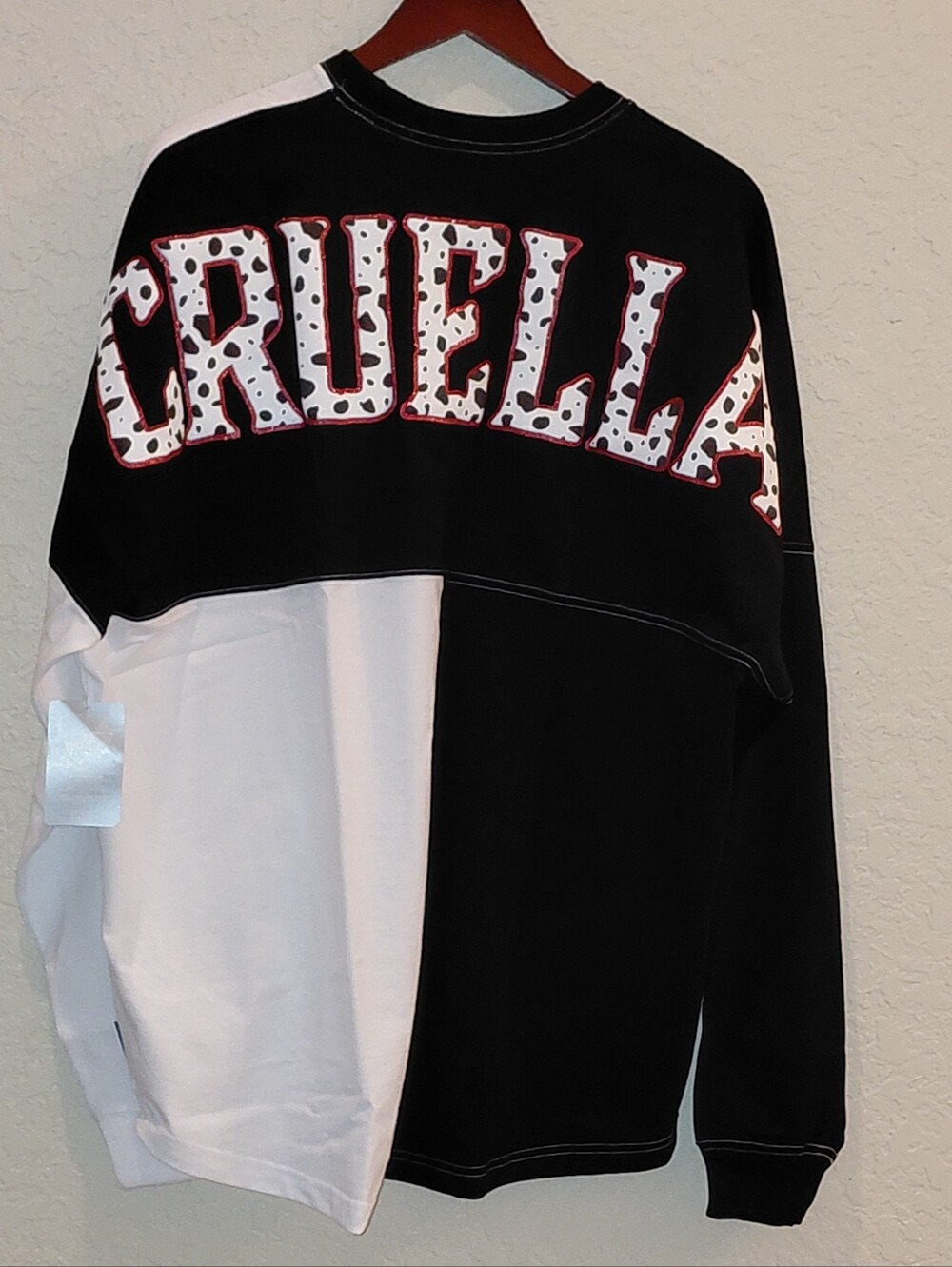 Disney Parks Cruella De Vil Spirit Jersey XL 101 Dalmatians 65th Anniversary NWT